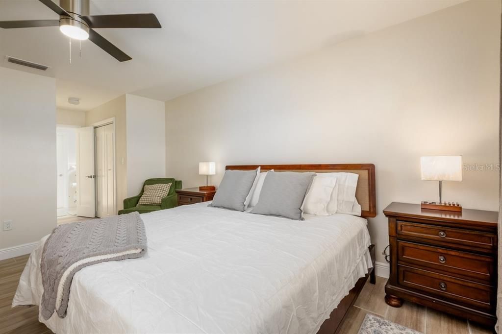 For Rent: $4,700 (3 beds, 3 baths, 1650 Square Feet)