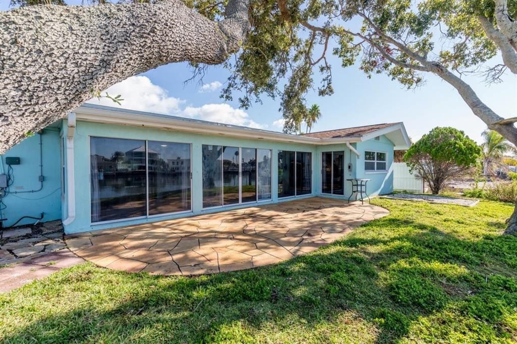 For Rent: $4,700 (3 beds, 3 baths, 1650 Square Feet)