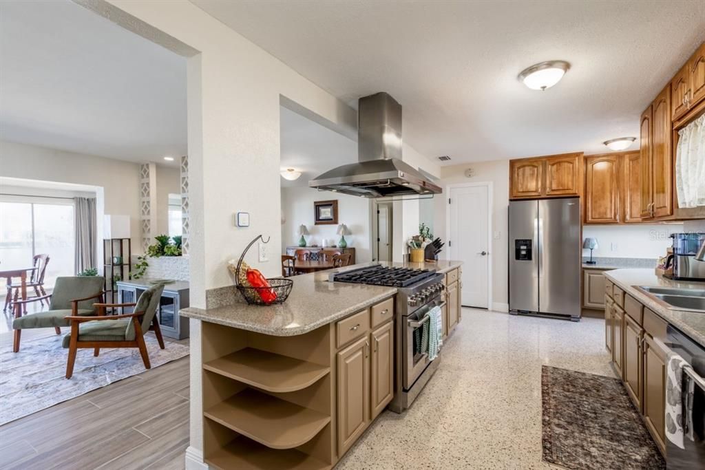 For Rent: $4,700 (3 beds, 3 baths, 1650 Square Feet)