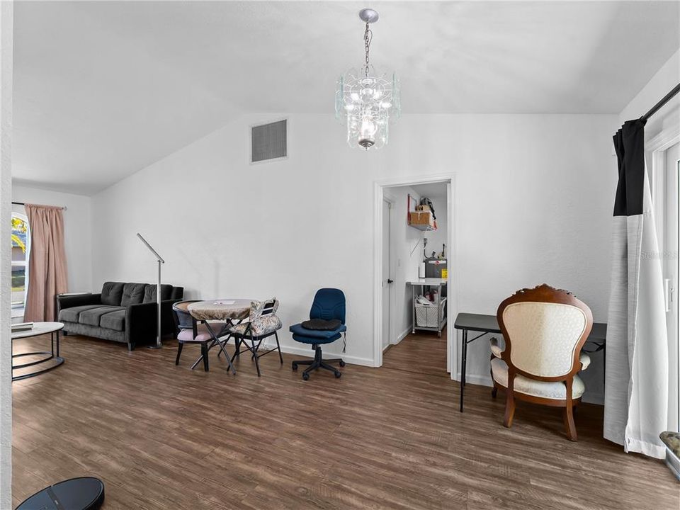 For Sale: $279,000 (3 beds, 2 baths, 1436 Square Feet)