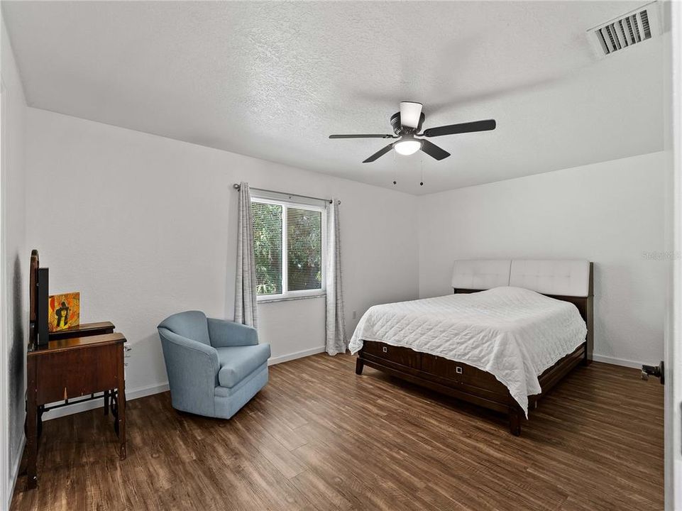 For Sale: $279,000 (3 beds, 2 baths, 1436 Square Feet)