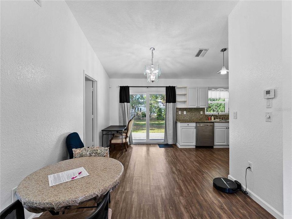 For Sale: $279,000 (3 beds, 2 baths, 1436 Square Feet)