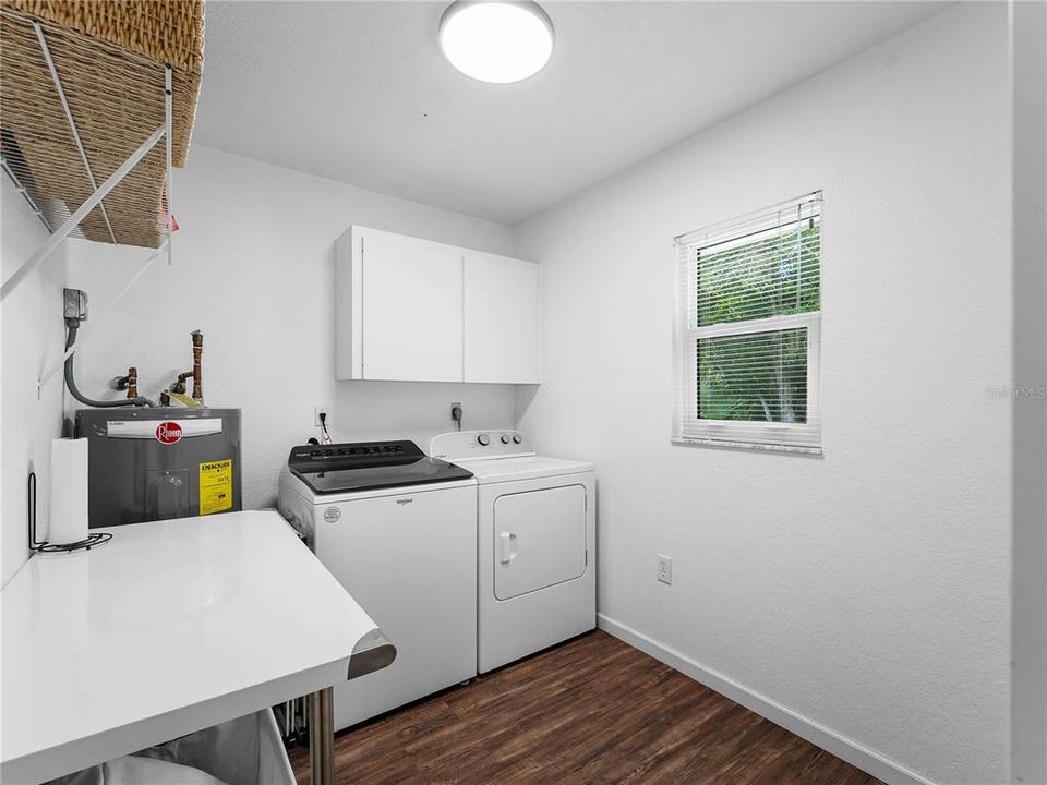 For Sale: $279,000 (3 beds, 2 baths, 1436 Square Feet)