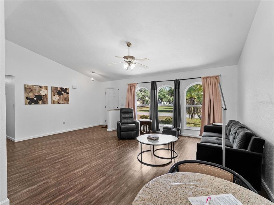 For Sale: $279,000 (3 beds, 2 baths, 1436 Square Feet)