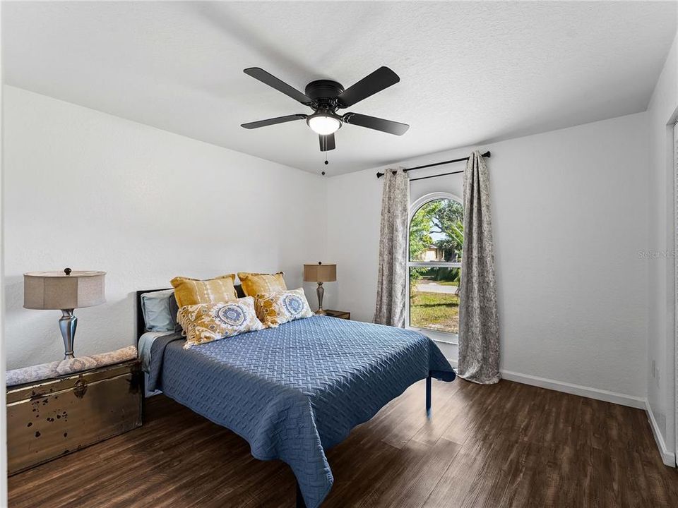 For Sale: $279,000 (3 beds, 2 baths, 1436 Square Feet)