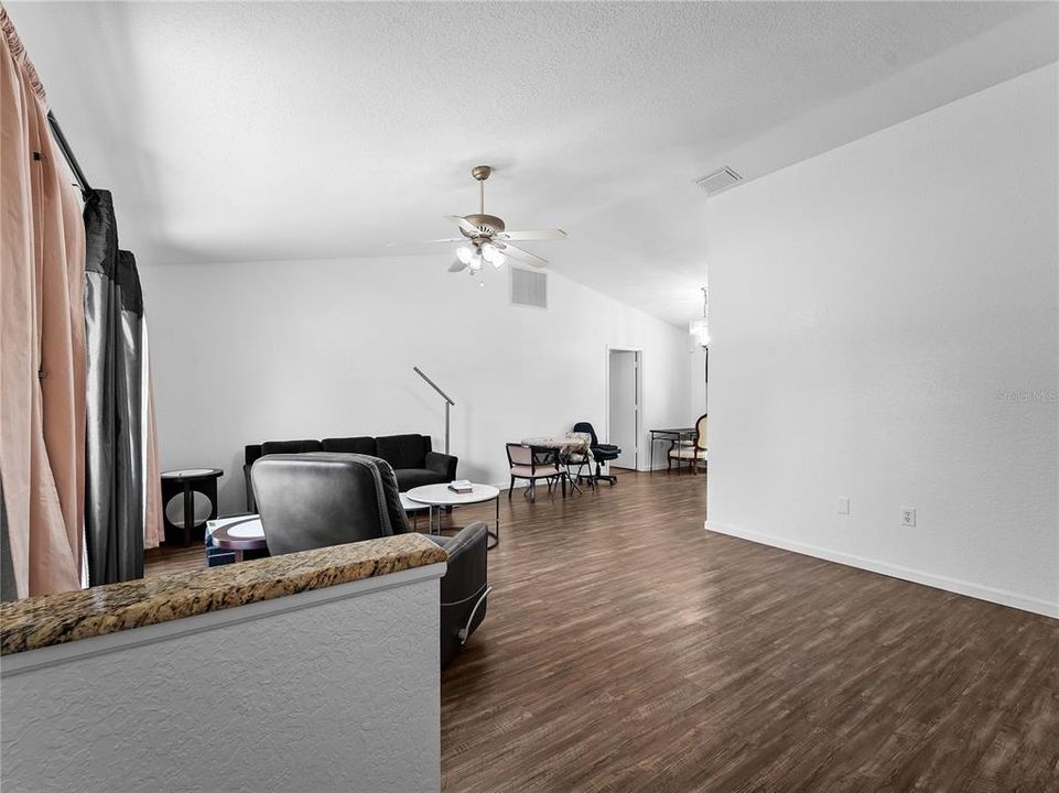 For Sale: $279,000 (3 beds, 2 baths, 1436 Square Feet)