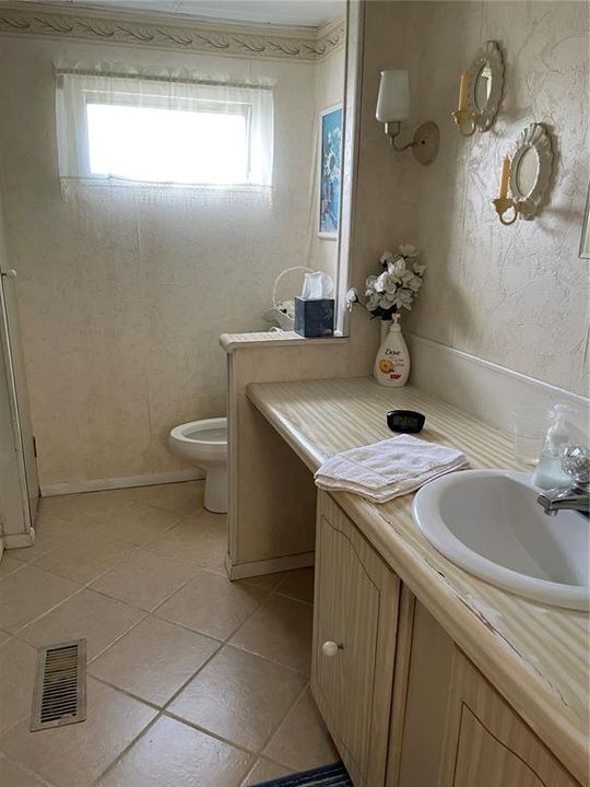 На продажу: $139,000 (2 спален, 1 ванн, 672 Квадратных фут)