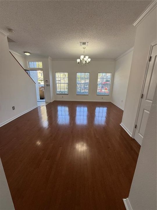 For Rent: $2,300 (3 beds, 2 baths, 1232 Square Feet)