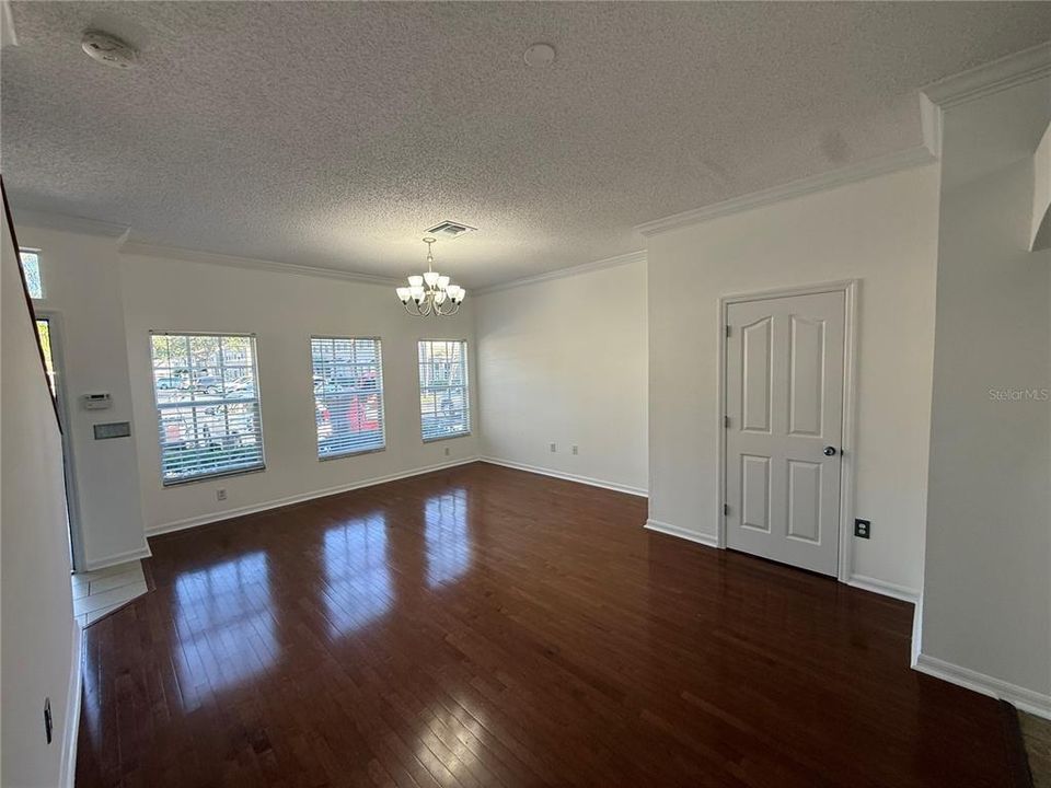 For Rent: $2,300 (3 beds, 2 baths, 1232 Square Feet)