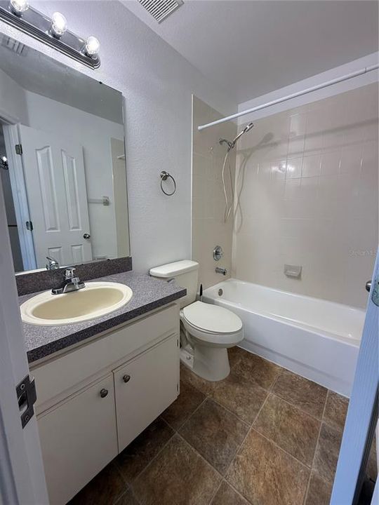 For Rent: $2,300 (3 beds, 2 baths, 1232 Square Feet)