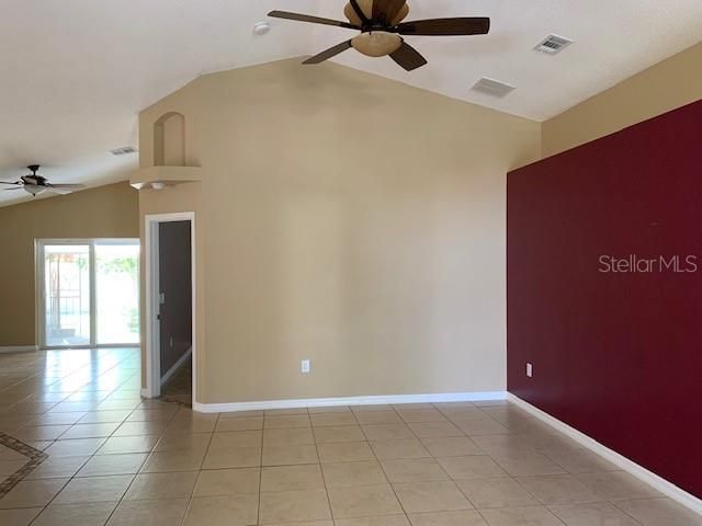 For Rent: $2,050 (3 beds, 2 baths, 1564 Square Feet)