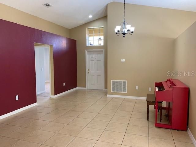 For Rent: $2,050 (3 beds, 2 baths, 1564 Square Feet)