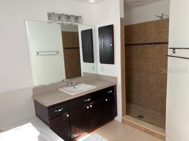 For Rent: $2,050 (3 beds, 2 baths, 1564 Square Feet)