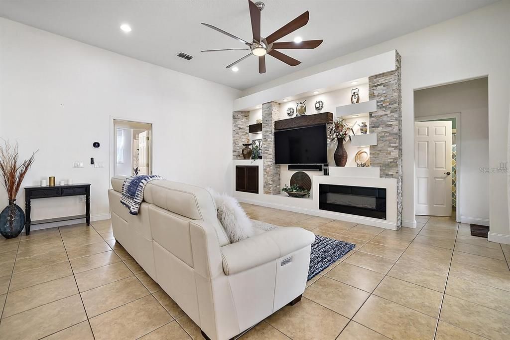 В аренду: $3,500 (4 спален, 3 ванн, 2475 Квадратных фут)