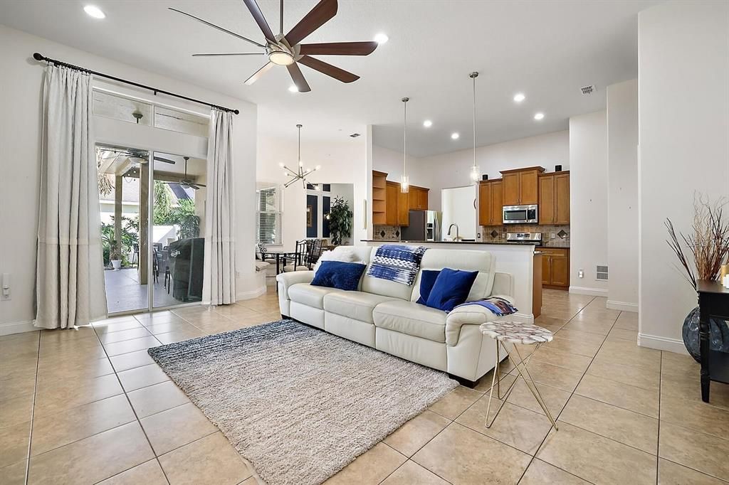 В аренду: $3,500 (4 спален, 3 ванн, 2475 Квадратных фут)