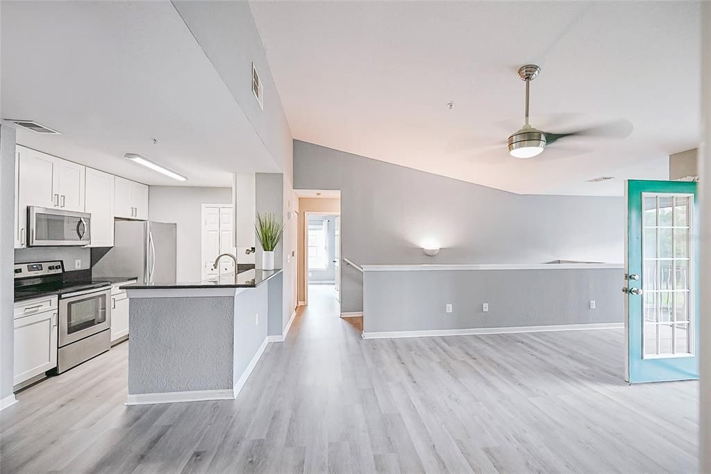 待售: $265,000 (3 贝兹, 2 浴室, 1324 平方英尺)