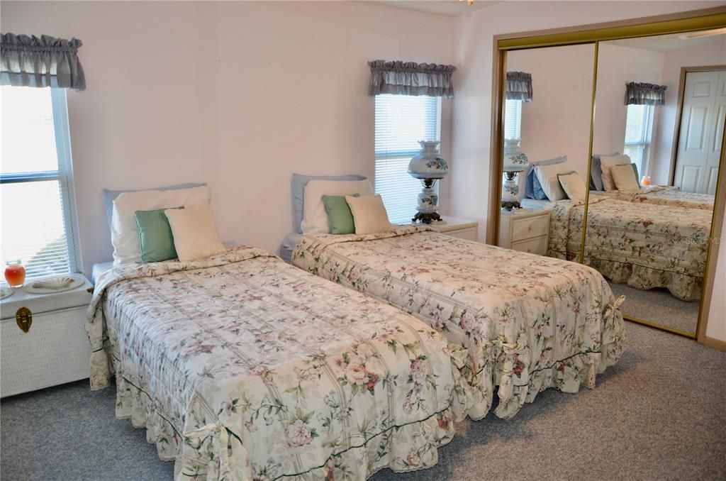 待售: $269,000 (2 贝兹, 2 浴室, 1959 平方英尺)