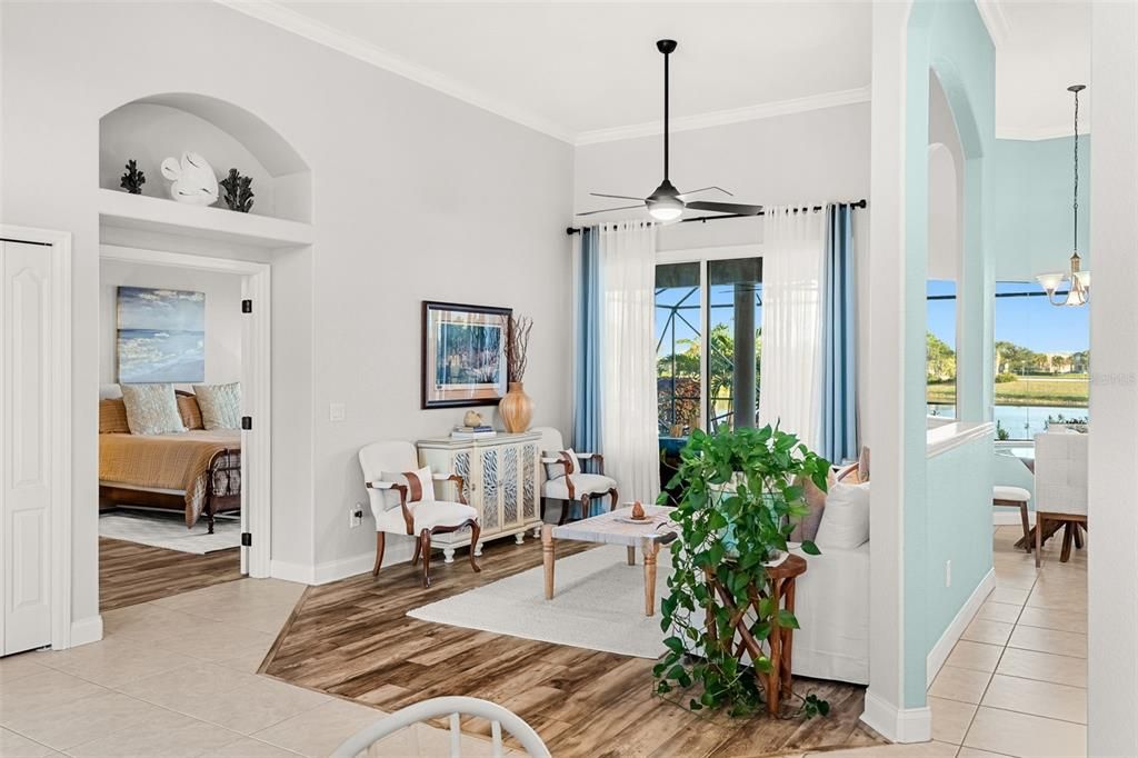 En Venta: $729,000 (4 camas, 3 baños, 2325 Pies cuadrados)