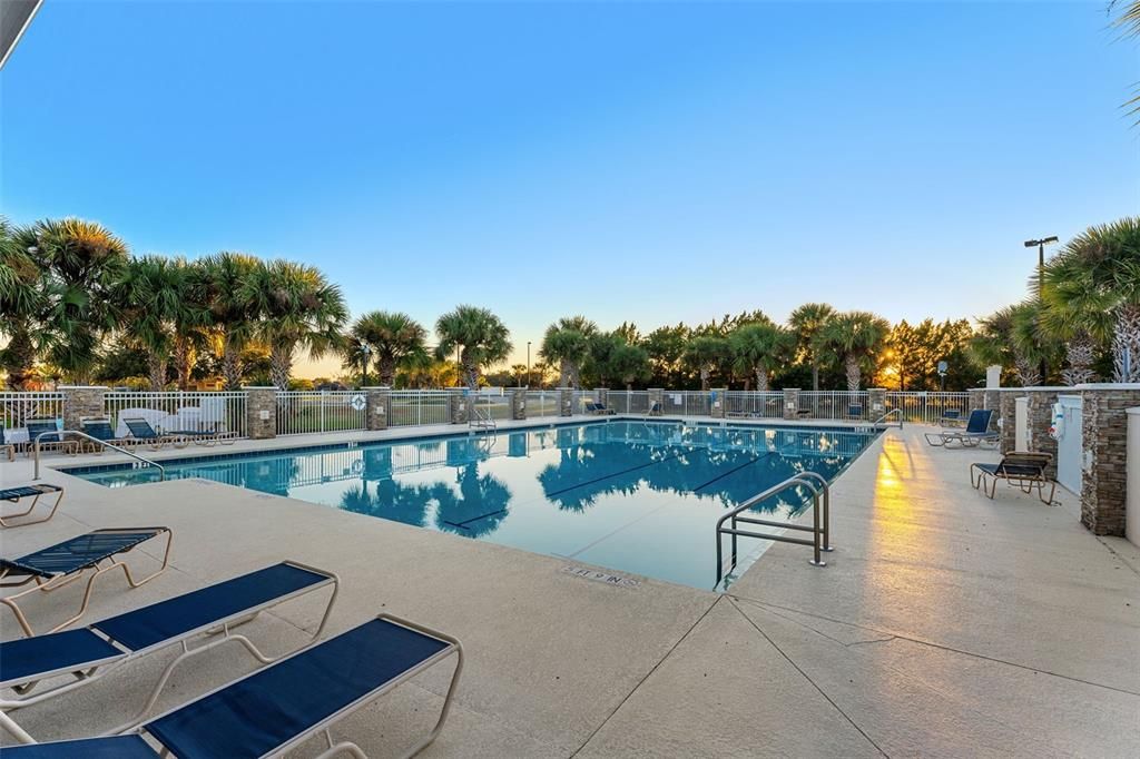 En Venta: $729,000 (4 camas, 3 baños, 2325 Pies cuadrados)