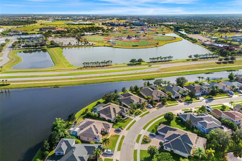 En Venta: $729,000 (4 camas, 3 baños, 2325 Pies cuadrados)