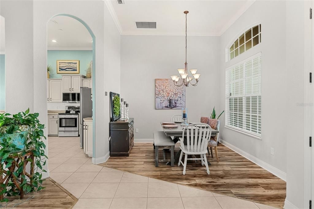 En Venta: $729,000 (4 camas, 3 baños, 2325 Pies cuadrados)