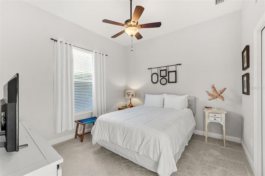 En Venta: $729,000 (4 camas, 3 baños, 2325 Pies cuadrados)