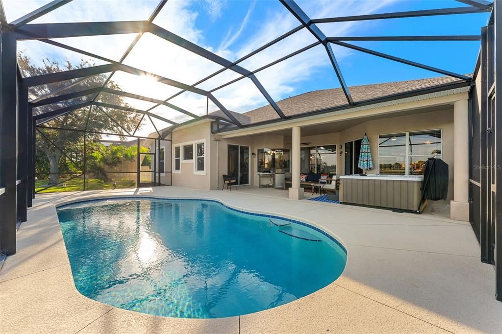 En Venta: $729,000 (4 camas, 3 baños, 2325 Pies cuadrados)