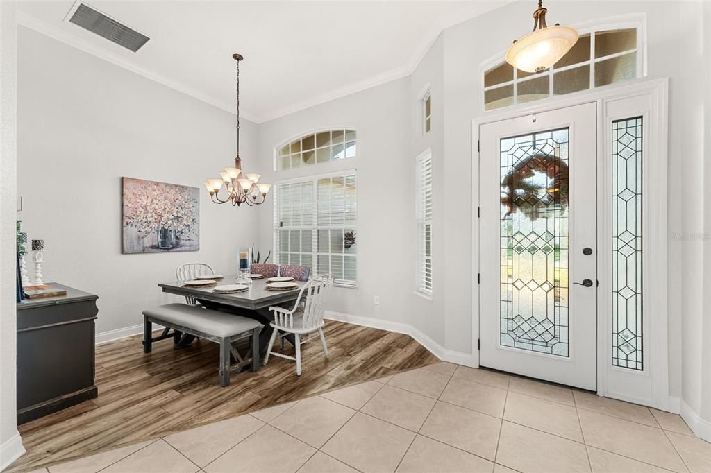 En Venta: $729,000 (4 camas, 3 baños, 2325 Pies cuadrados)