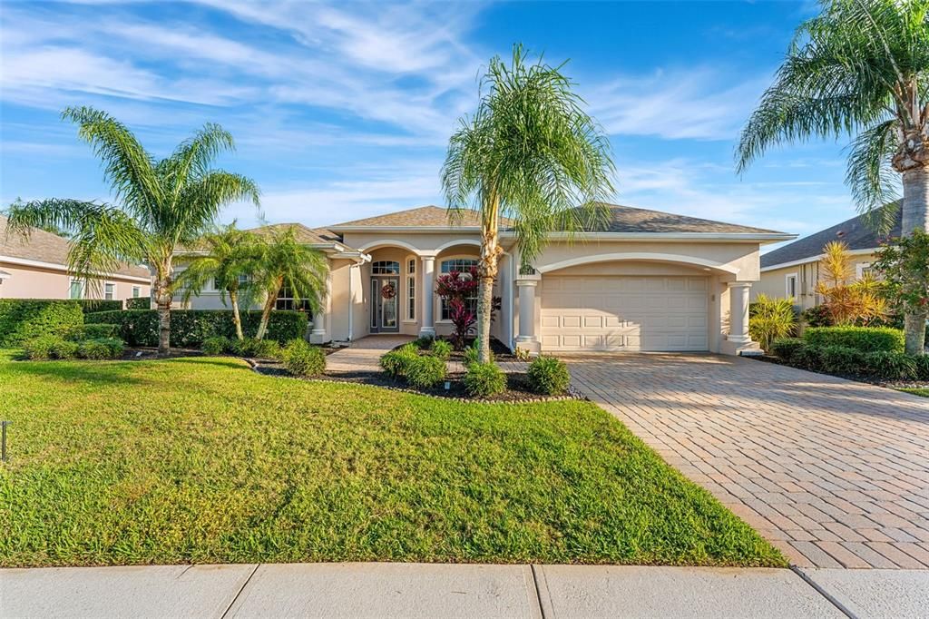 En Venta: $729,000 (4 camas, 3 baños, 2325 Pies cuadrados)