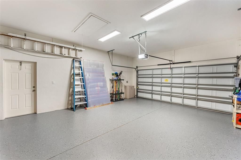 En Venta: $729,000 (4 camas, 3 baños, 2325 Pies cuadrados)