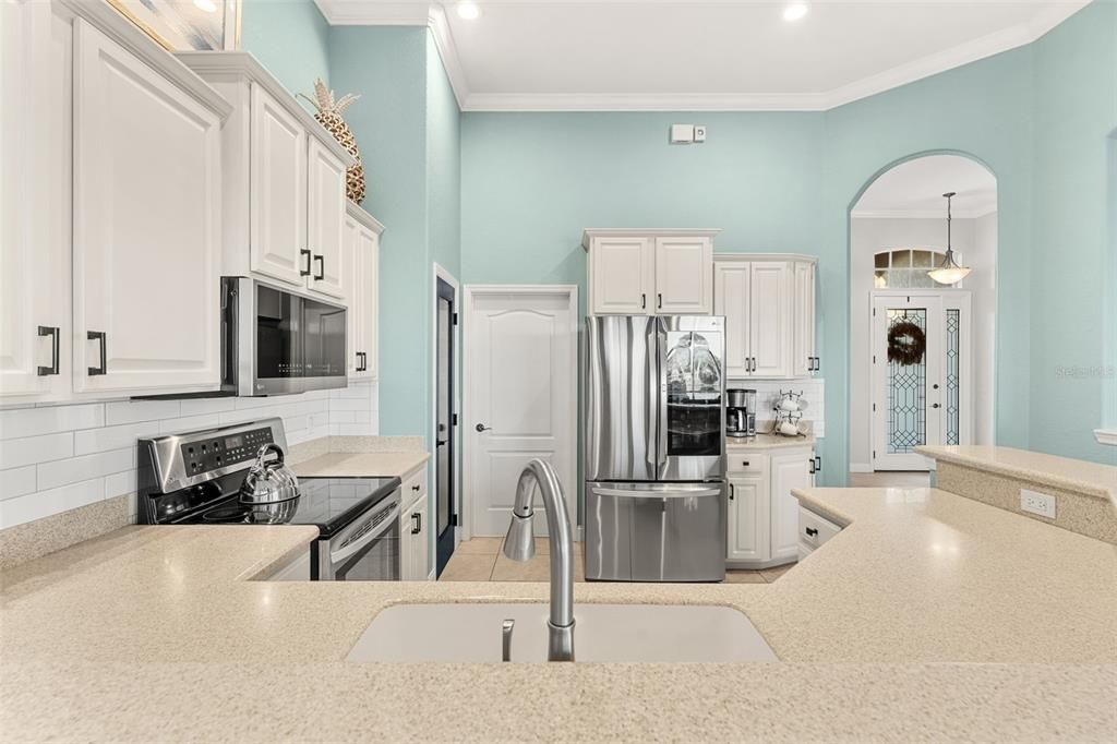 En Venta: $729,000 (4 camas, 3 baños, 2325 Pies cuadrados)