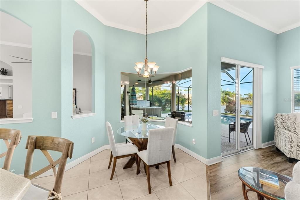 En Venta: $729,000 (4 camas, 3 baños, 2325 Pies cuadrados)