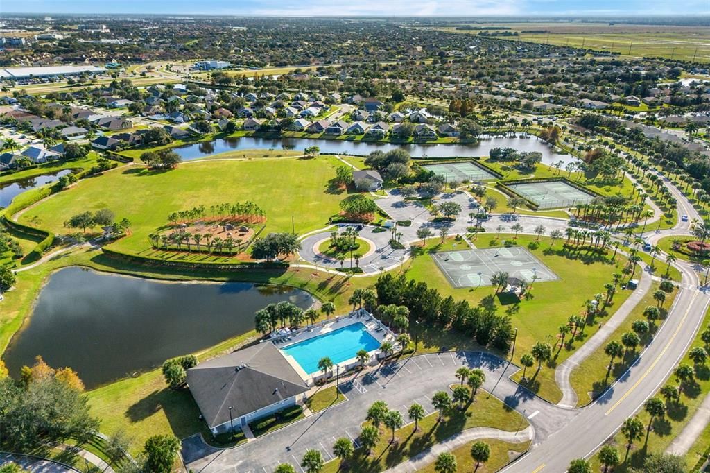 En Venta: $729,000 (4 camas, 3 baños, 2325 Pies cuadrados)