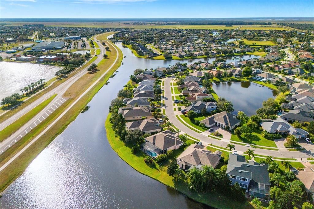 En Venta: $729,000 (4 camas, 3 baños, 2325 Pies cuadrados)