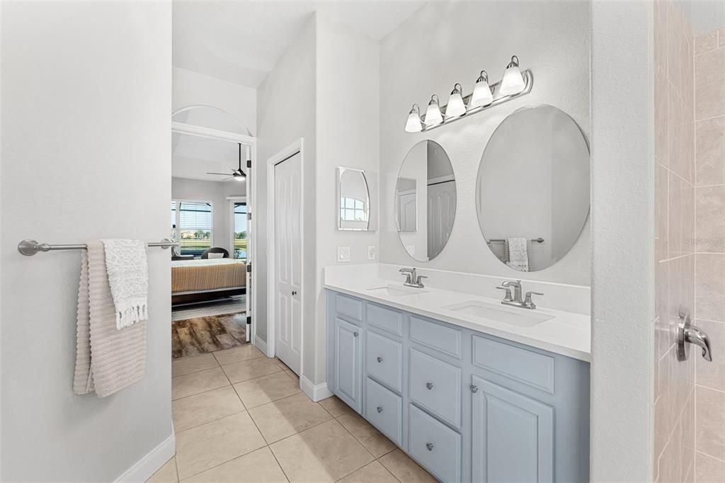 En Venta: $729,000 (4 camas, 3 baños, 2325 Pies cuadrados)