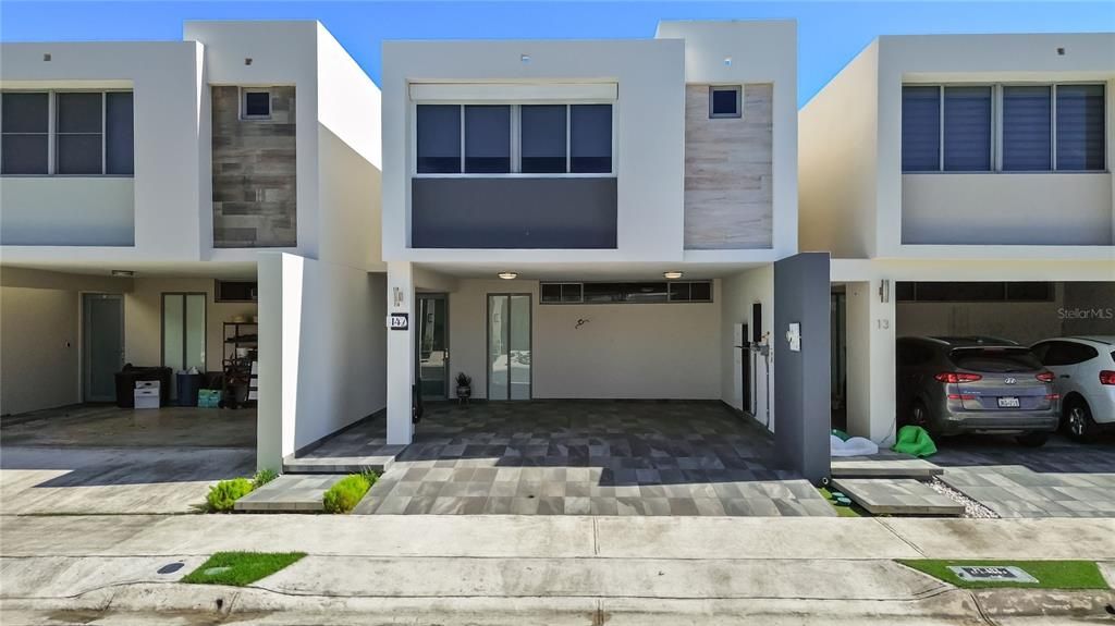 Recently Sold: $585,000 (3 beds, 2 baths, 1913 Square Feet)