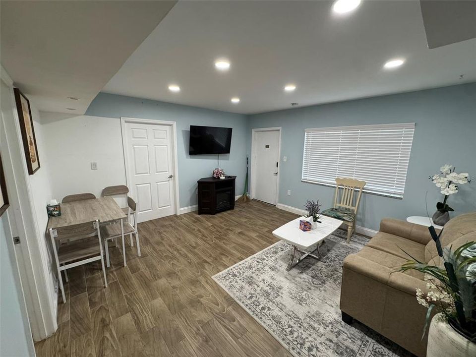 En Renta: $2,400 (3 camas, 1 baños, 1008 Pies cuadrados)