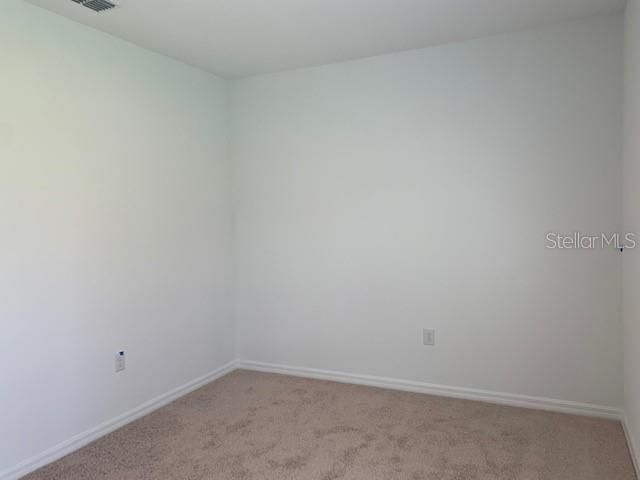 For Rent: $2,200 (4 beds, 2 baths, 1952 Square Feet)