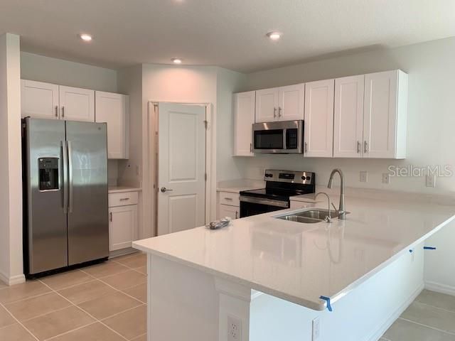 For Rent: $2,200 (4 beds, 2 baths, 1952 Square Feet)