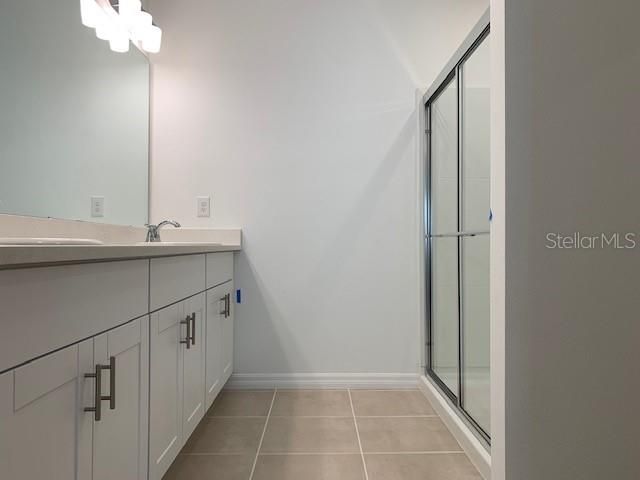 For Rent: $2,200 (4 beds, 2 baths, 1952 Square Feet)