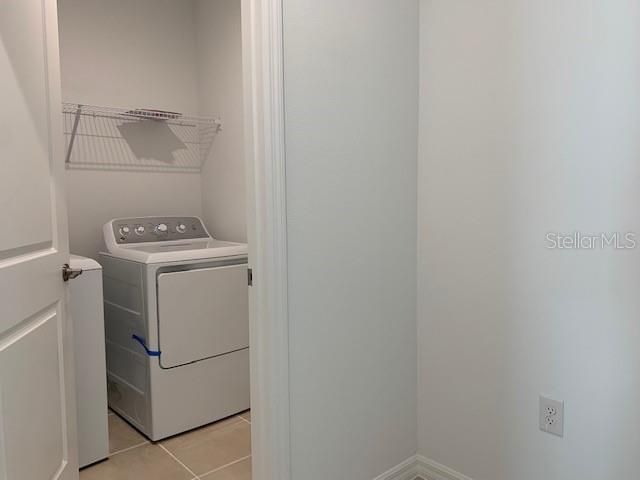 For Rent: $2,200 (4 beds, 2 baths, 1952 Square Feet)