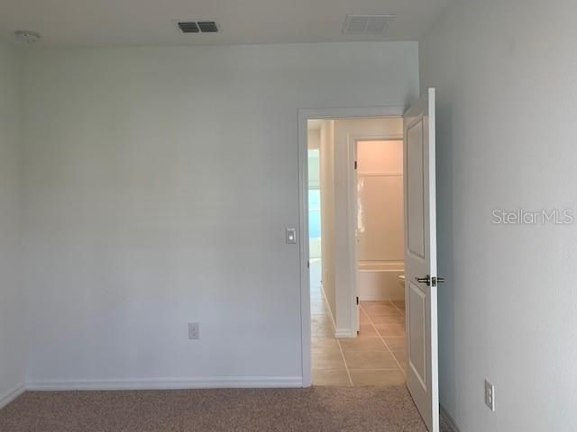 For Rent: $2,200 (4 beds, 2 baths, 1952 Square Feet)