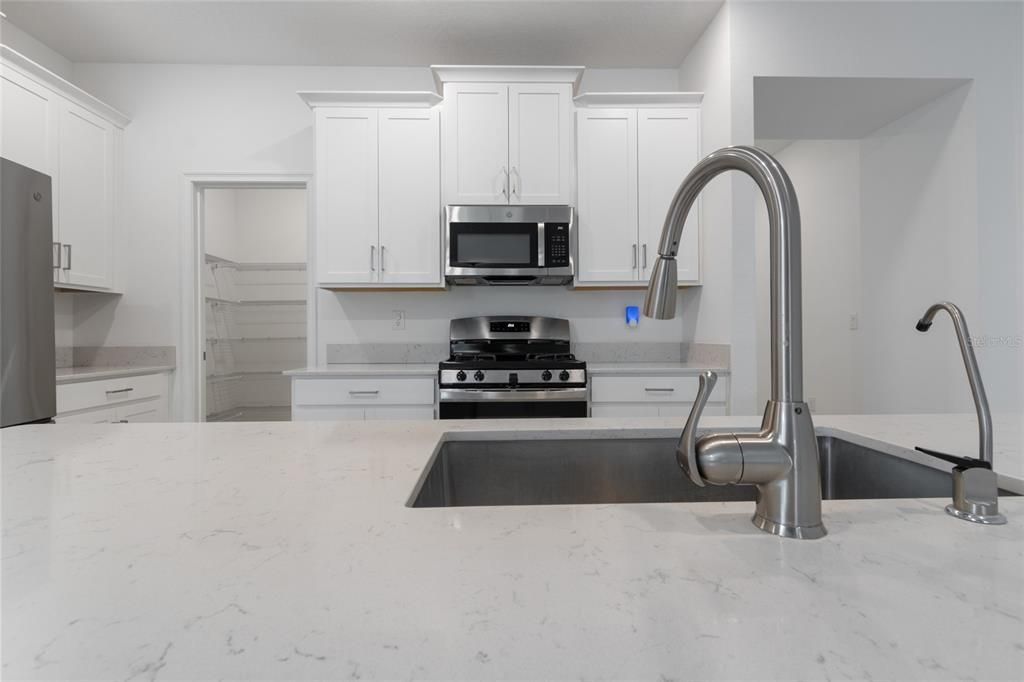 На продажу: $449,900 (3 спален, 2 ванн, 2092 Квадратных фут)