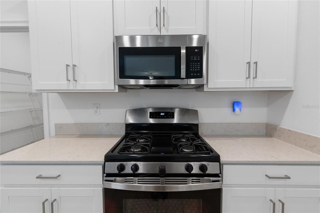 На продажу: $449,900 (3 спален, 2 ванн, 2092 Квадратных фут)