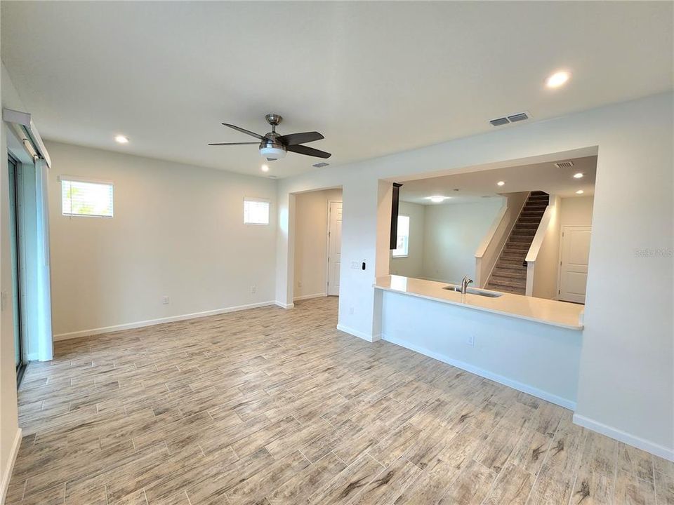 For Rent: $2,500 (3 beds, 2 baths, 1739 Square Feet)