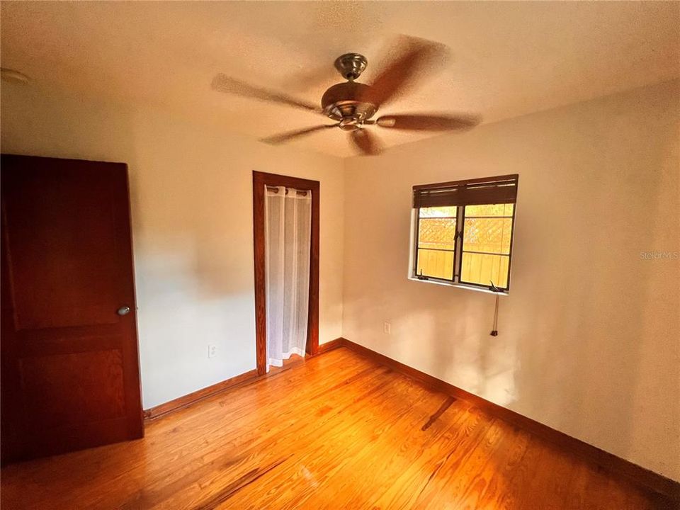 For Rent: $1,999 (2 beds, 1 baths, 1038 Square Feet)