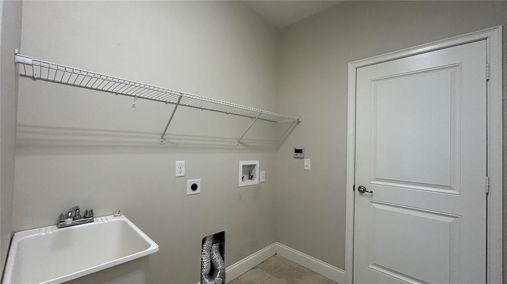 En Renta: $2,500 (4 camas, 2 baños, 1728 Pies cuadrados)