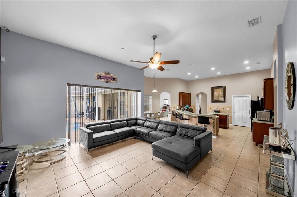 For Sale: $665,000 (5 beds, 4 baths, 3417 Square Feet)