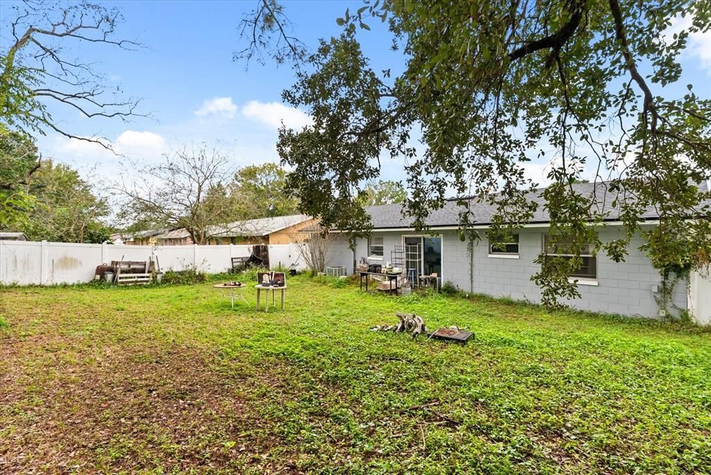 На продажу: $275,000 (4 спален, 2 ванн, 1218 Квадратных фут)