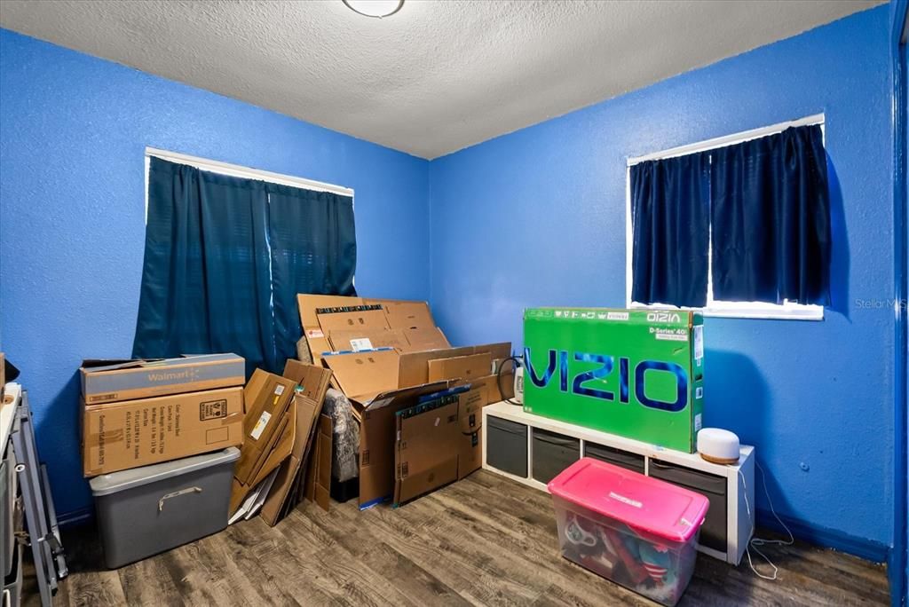 На продажу: $275,000 (4 спален, 2 ванн, 1218 Квадратных фут)